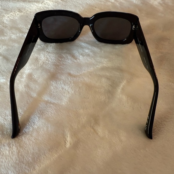 Tommy Hilfiger Black Women's Sunglasses - Picture 4 of 9